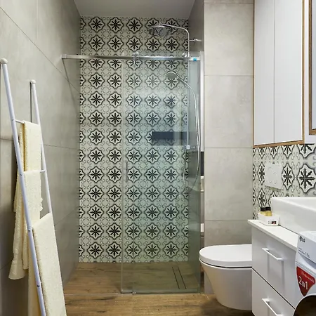 Nad Rzeka 72, Rynek 500 M アパート